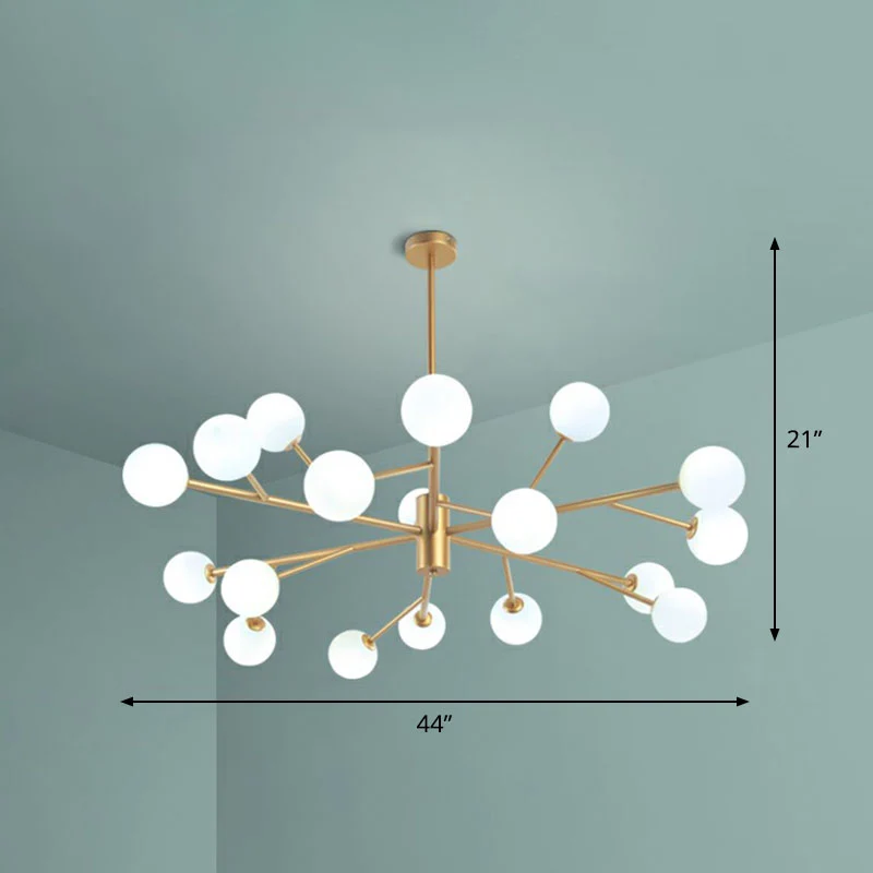 Postmodernistische gouden kroonluchter met metallic tak-led-hanglamp en lampenkap van opaalglas Clearhalo
