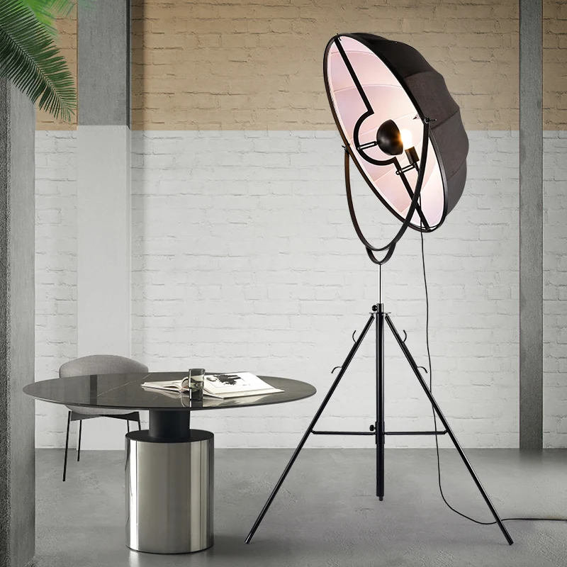 Radar Studio vloerspot industriële stijl stoffen 1-lichts zwarte vloerlamp met statief Clearhalo