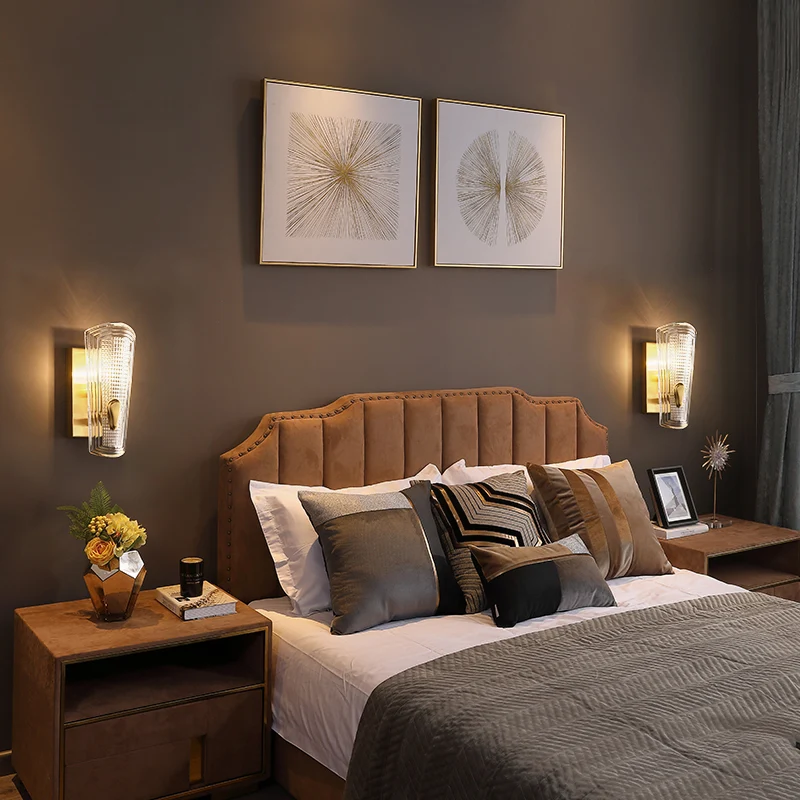 Rechthoekige achterplaat metalen wandlamp moderne gouden 1/2-kops blaker lichtarmatuur met heldere prismatische glazen kap...