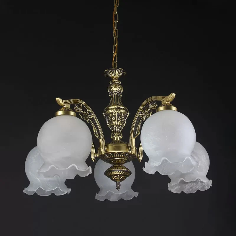 Retro Dome Shade-kroonluchter, hangende hanglamp van wit glas, met 5 lampen en ruches brons Clearhalo