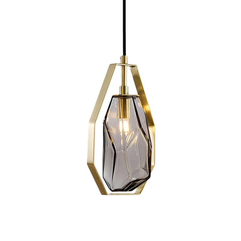 Retro hanglamp met 1 kop, rookgrijs/cognacglas, edelsteen hanglamp met koperen frame boven tafel Clearhalo