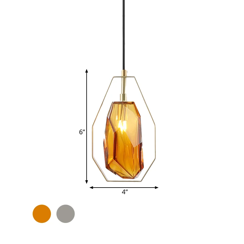 Retro hanglamp met 1 kop, rookgrijs/cognacglas, edelsteen hanglamp met koperen frame boven tafel Clearhalo