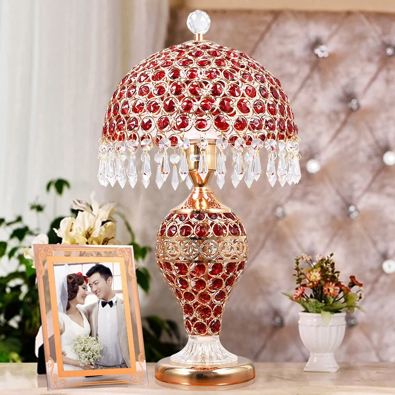 Retro vaaspot tafellamp enkele rode kristallen nachtlamp met koepellampenkap en druppel goud Clearhalo