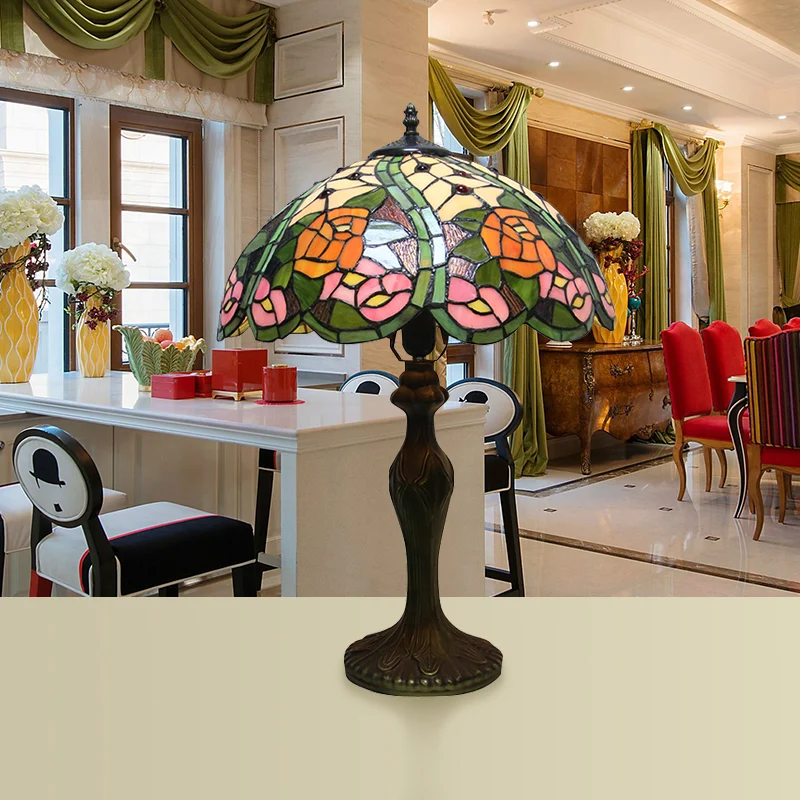 Retrostijl Dome Shade Accentlamp Gebrandschilderd glas 1/2 Lichten Kleurrijke Accent Tafellamp met bloemenpatroon Clearhalo