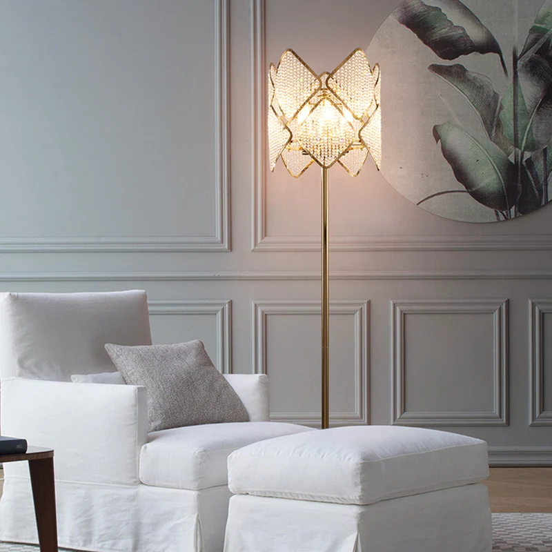 Ronde Parlor Staande Vloerlamp Modern Helder Kristal Strand 1 Kops Goud/Chroom Vloerlamp met Ruitontwerp Clearhalo