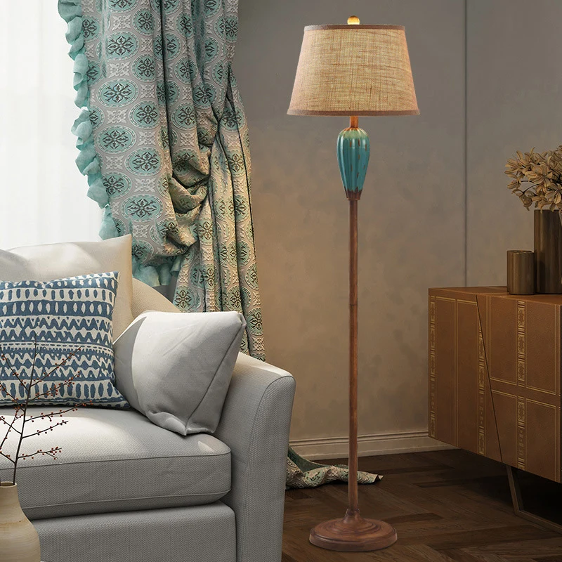 Rood/blauwe staande lamp de vorm van een urn, porselein retrostijl, 1 kops gastenkamervloerlamp met taps toelopende stoffe...