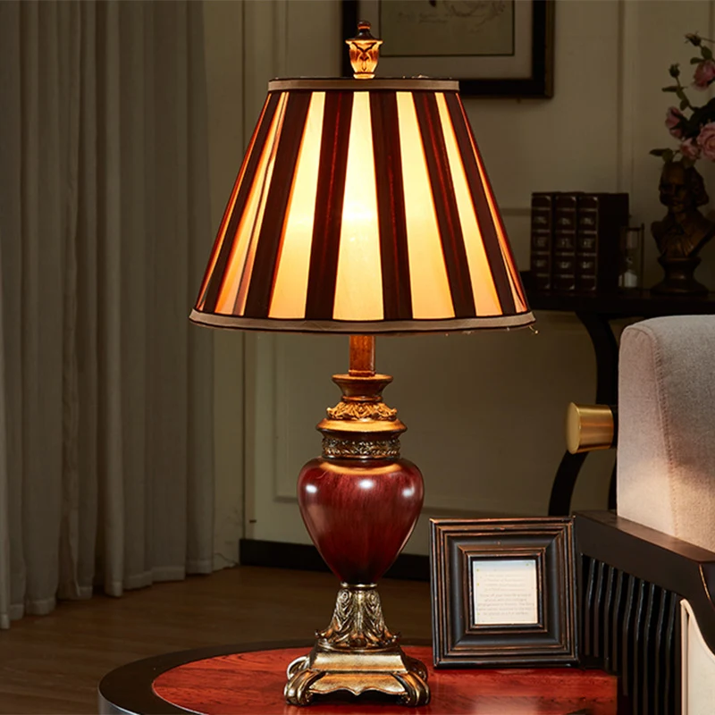 Roodbruine, taps toelopende design-nachttafellamp, vintage stijl stoffen 1-koppige logeerkamer bureaulamp Clearhalo