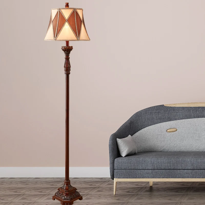 Roodbruine vloerlamp met 1 lamp antieke stijl, stof uitlopende kap, staande staande lamp met harlekijnontwerp Clearhalo