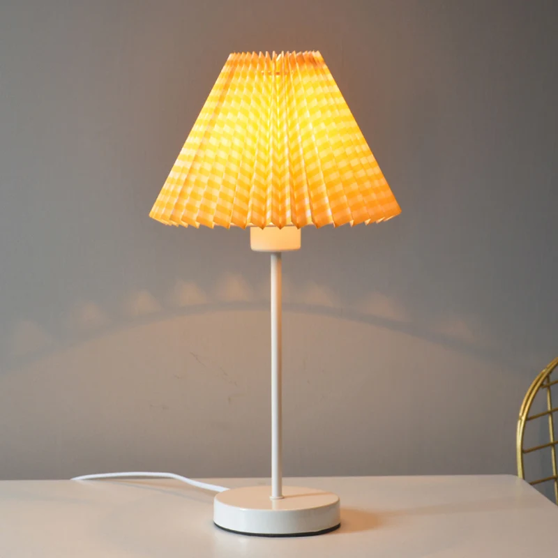 Rood/Geel Gevouwen Nachtkastje Licht Cartoon 1 Lamp Papieren Leeslamp Met Ronde Ijzeren Voet Clearhalo