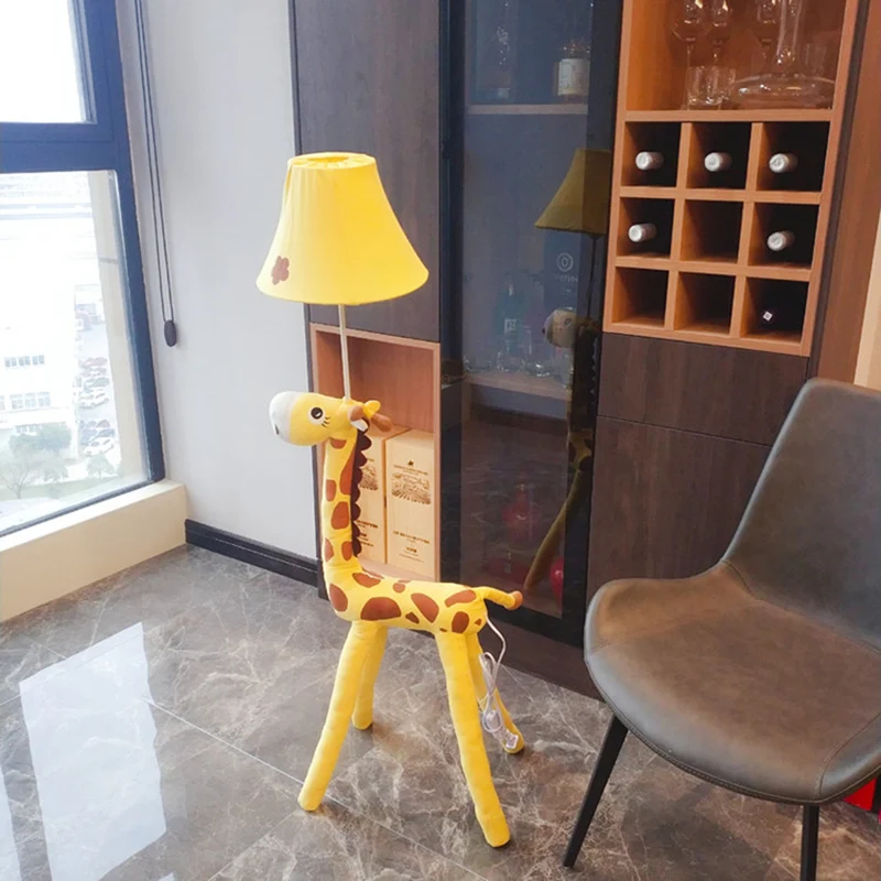 Rood/Gele Bell Shade Staande Vloerlamp Kinderen 1 Kop Stoffen Vloerlamp met Giraffe Basis voor Woonkamer Clearhalo