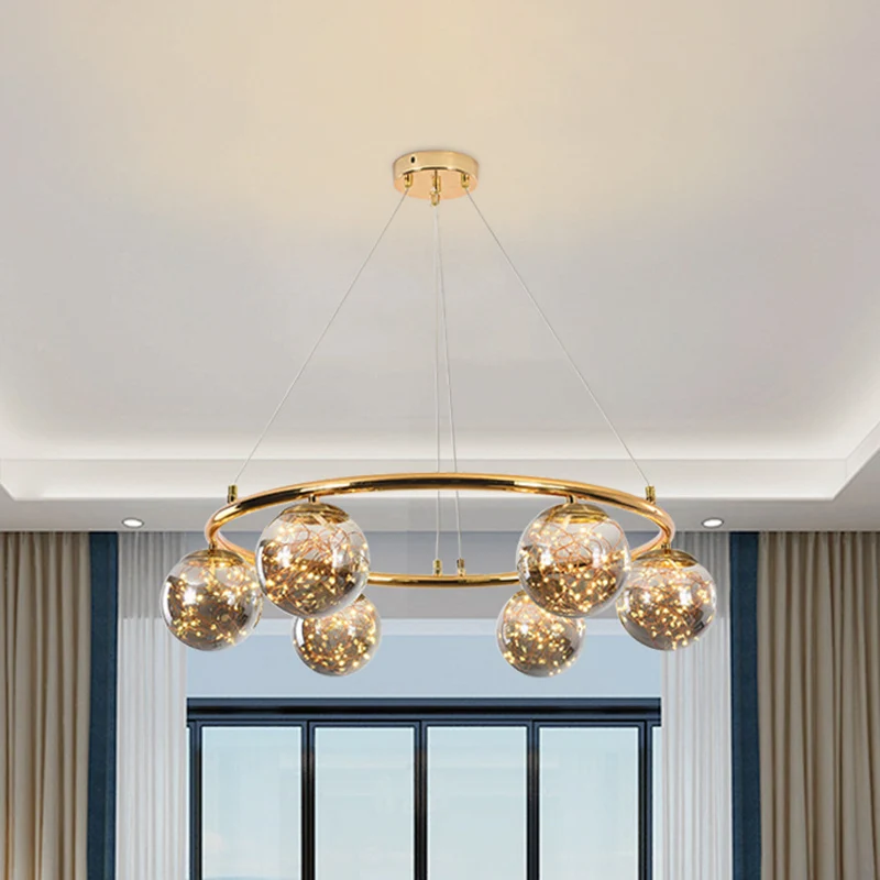 Rookgrijs glazen bol plafondkroonluchter modernistisch 6 koppen messing ring hangende verlichting met gloeiwormontwerp aan...
