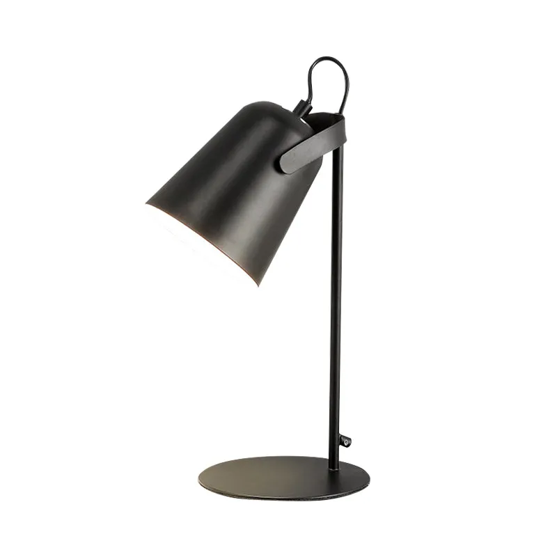 Scandinavische stijl emmer bureaulamp draaibaar 1 licht metalen plug- bureaulamp voor slaapzaal Clearhalo