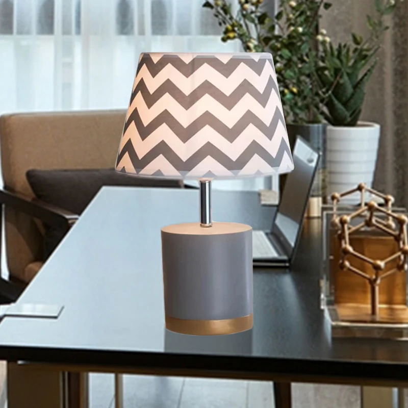 Scandinavische stijl zigzag bureaulamp stof 1 lichtgrijze studielamp met cilindervoet voor kinderslaapkamer Clearhalo