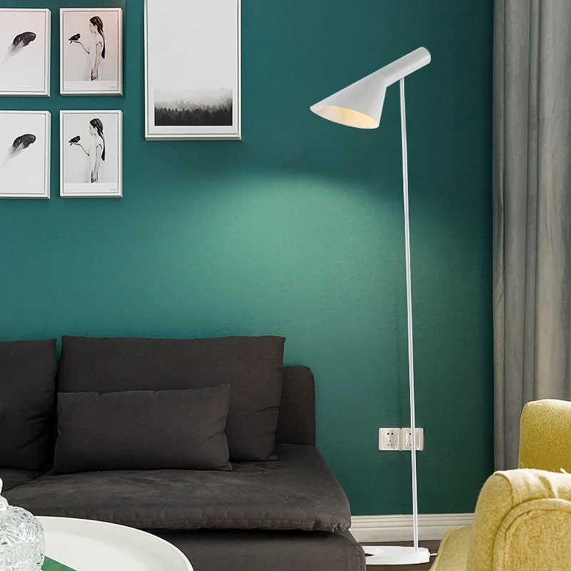 Scandinavische trechtervormige vloerlamp, 1 lamp, metaal, draaibaar, staand licht voor de woonkamer Clearhalo