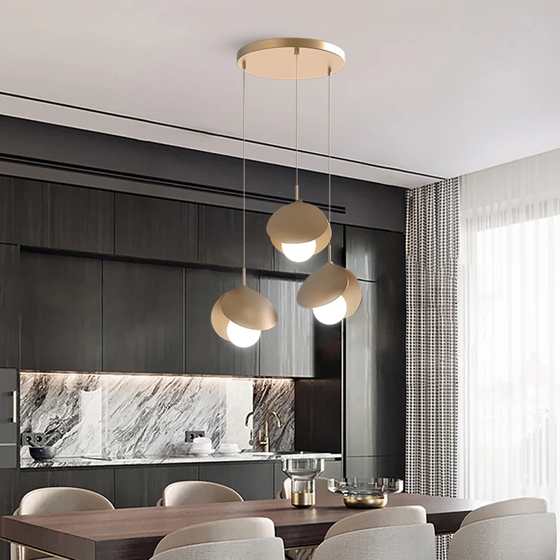 Schelpvorm meerdere hanglampen modernistisch metaal 3-lichts gouden afwerking LED-plafondhanglamp met ronde luifel Clearhalo
