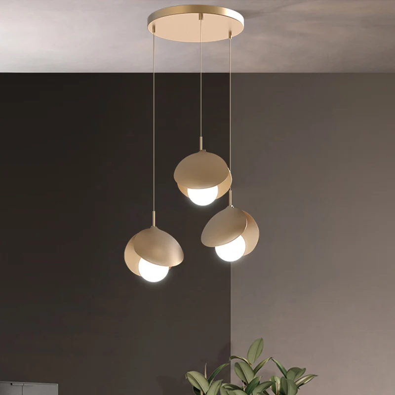 Schelpvorm meerdere hanglampen modernistisch metaal 3-lichts gouden afwerking LED-plafondhanglamp met ronde luifel Clearhalo