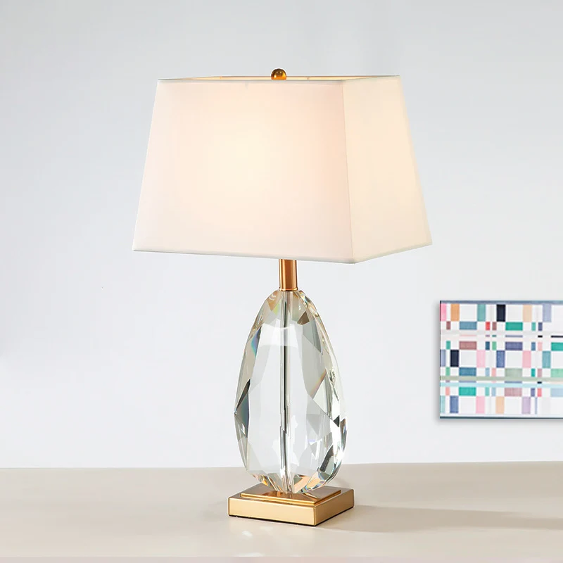 Slaapkamertafellamp met 1 lamp, moderne beige nachtkastjelamp met trapeziumvormige stoffen kap Clearhalo