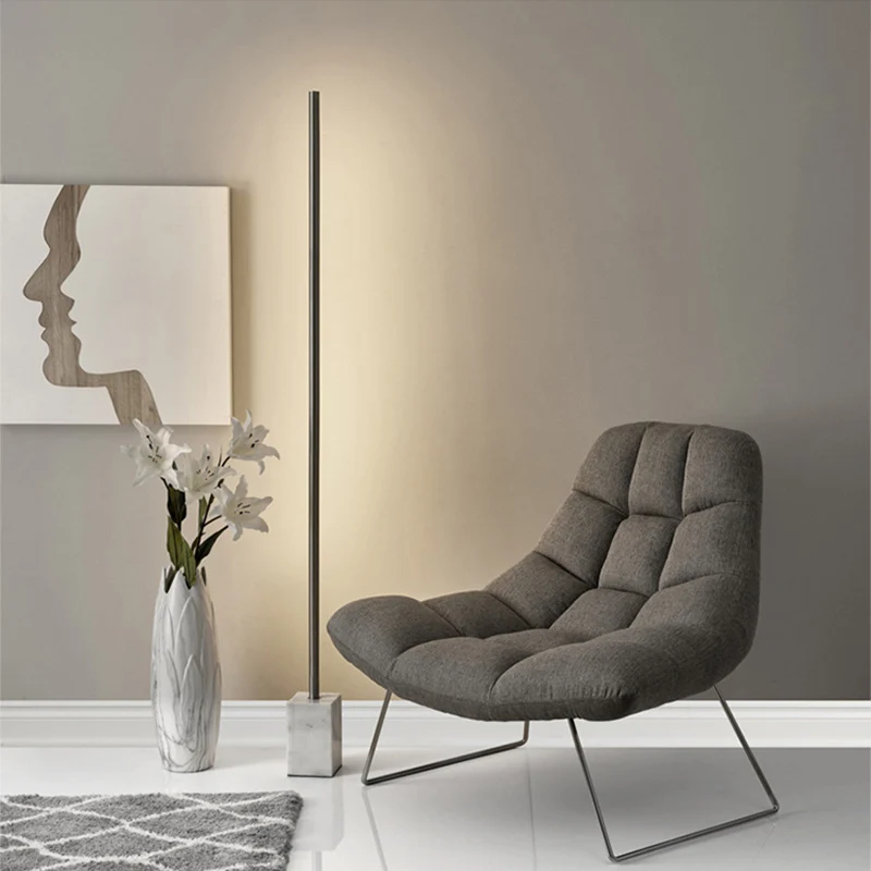 Staafvormige LED-vloerlamp Eenvoud Marmer Zwart/Goud Vloerstaande lamp voor woonkamer Clearhalo