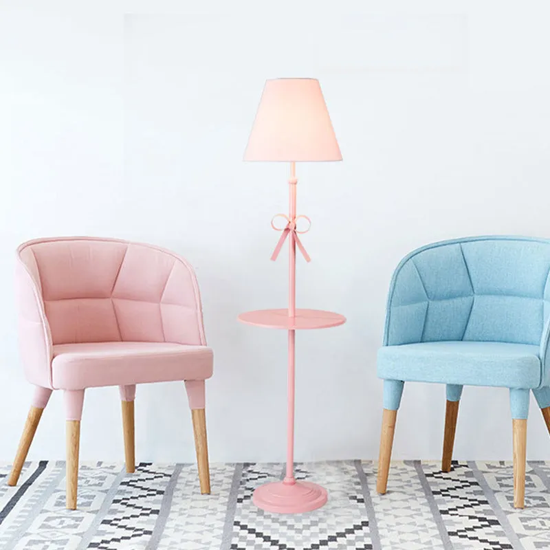 Staande kinderlamp conisch stof, beige/roze, vloerverlichting met tafel en strikknoop Clearhalo