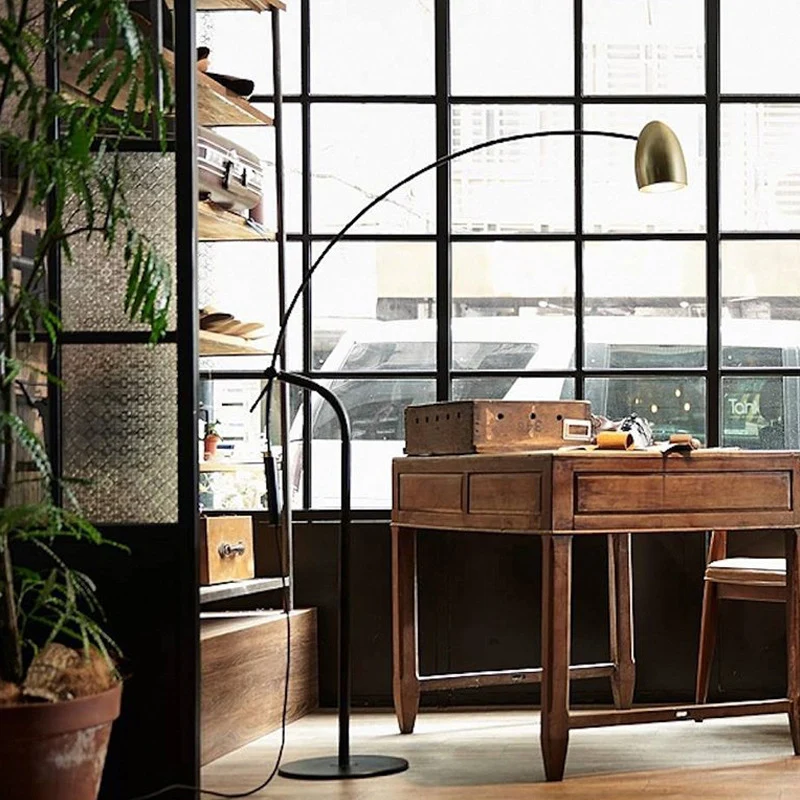 Staande woonkamerlamp met 1 lamp, moderne zwarte gebogen vloerverlichting met metalen kap Clearhalo