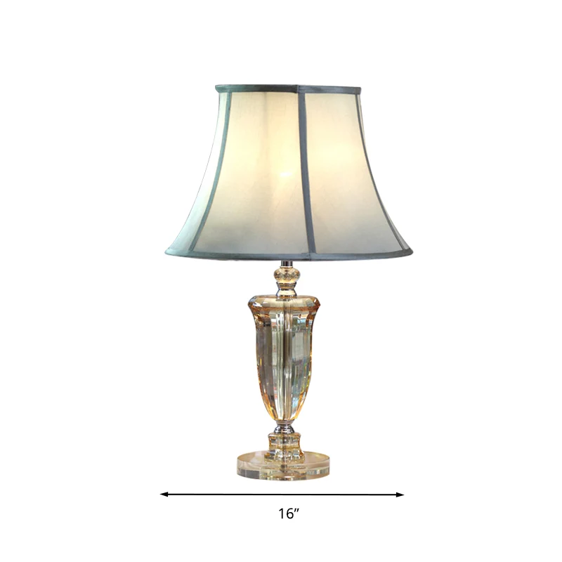 Stoffen beige tafellamp Bell Enkel licht Eenvoudige nachtkastjelamp met kristallen voet Clearhalo
