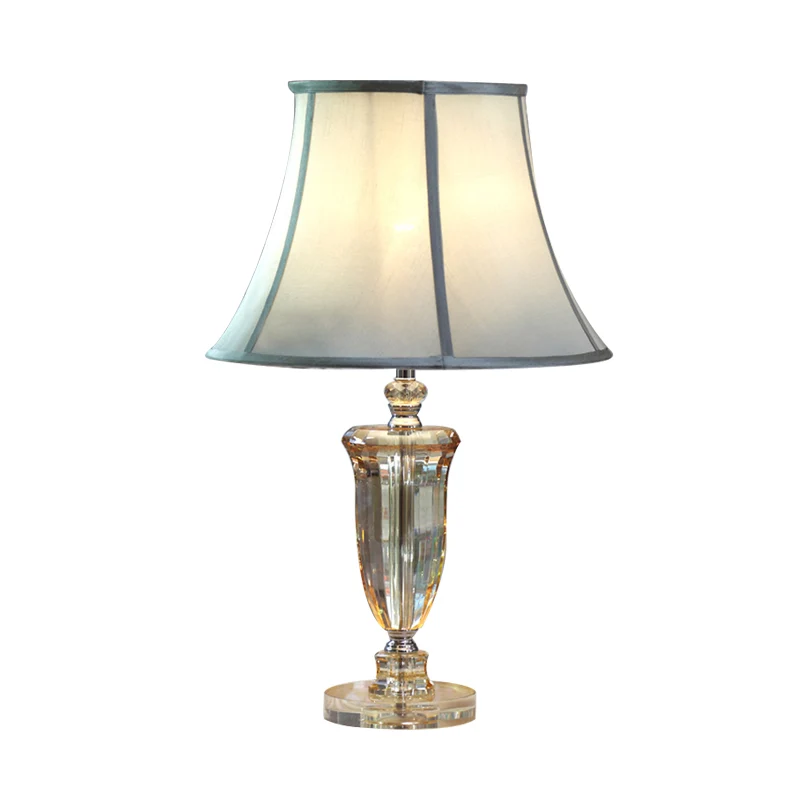 Stoffen beige tafellamp Bell Enkel licht Eenvoudige nachtkastjelamp met kristallen voet Clearhalo