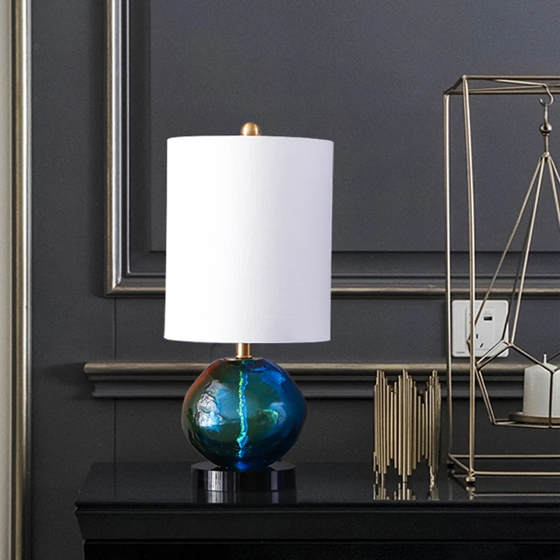 Stoffen cilindertafellamp Eigentijds 1-lichts witte nachtlamp met groen glazuur Deco Clearhalo
