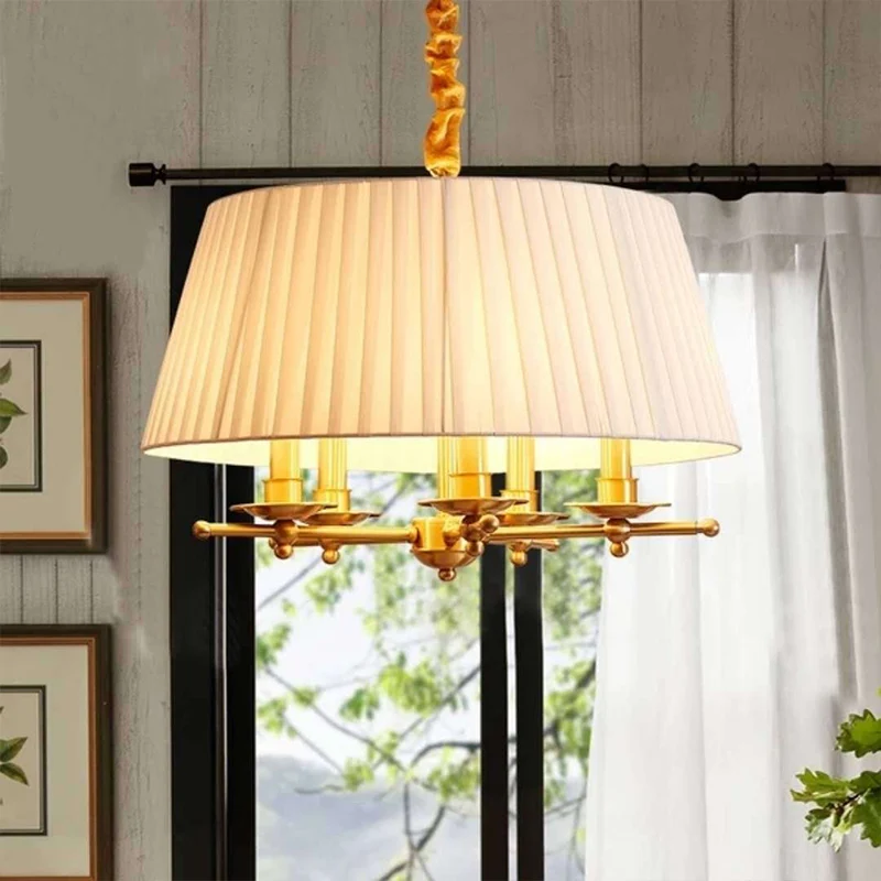 Stoffen messing hangende kroonluchter Verzamelde Empire Shade 5-koppige traditionele hangende plafondlamp Clearhalo
