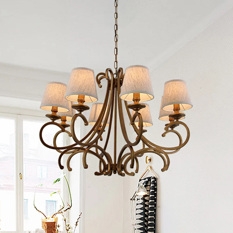 Stoffen messing kroonluchter hanglamp Conische 3/6-lichts landelijke plafondhanglamp met zwenkarm Clearhalo