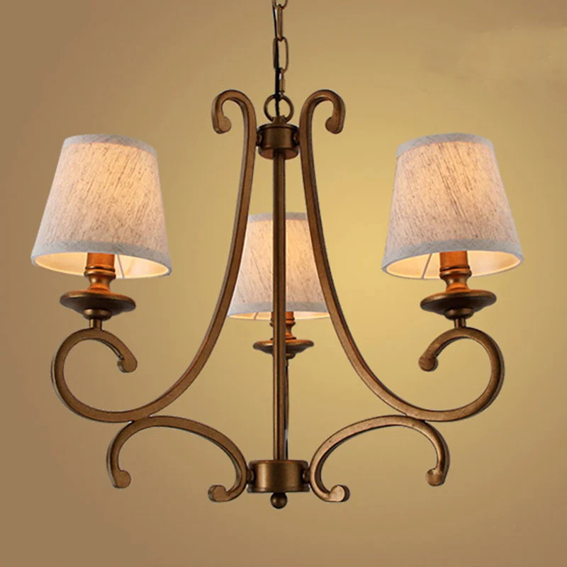Stoffen messing kroonluchter hanglamp Conische 3/6-lichts landelijke plafondhanglamp met zwenkarm Clearhalo