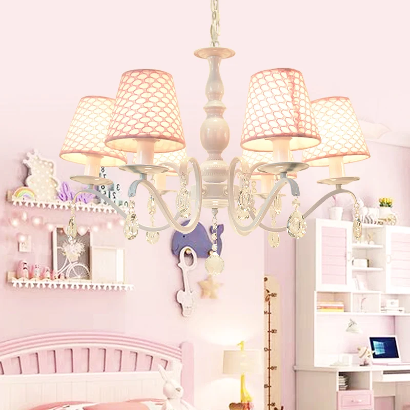 Stoffen roze hangende kroonluchter, taps toelopend, 6 lampen, traditionele neerwaartse verlichtingshanger met kristallen a...