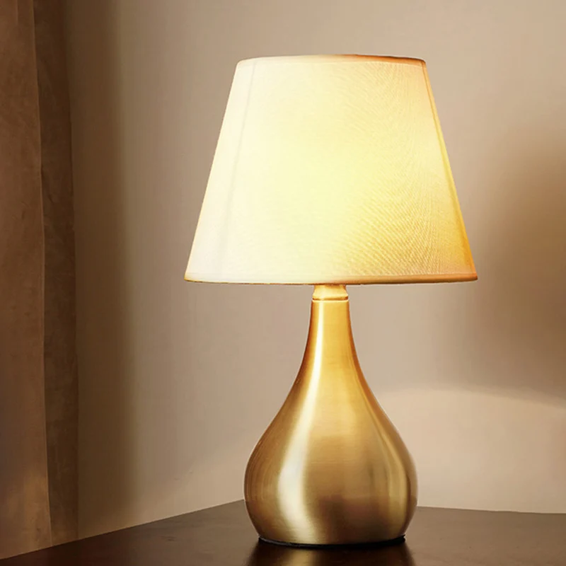 Stoffen taps toelopende nachttafelverlichting Luxe 1-koppig messing metalen nachtkastje voor woonkamer Clearhalo