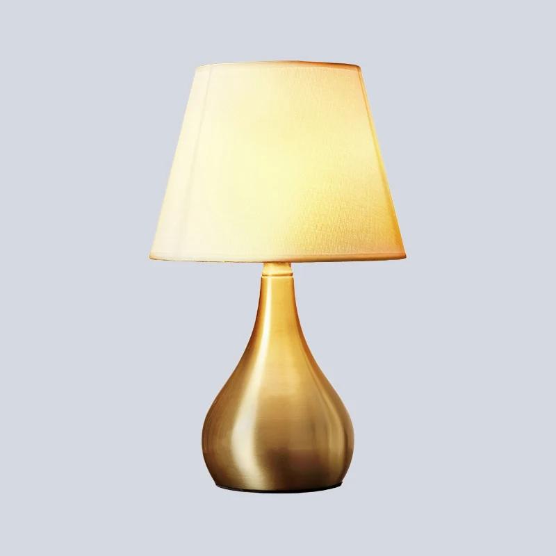 Stoffen taps toelopende nachttafelverlichting Luxe 1-koppig messing metalen nachtkastje voor woonkamer Clearhalo