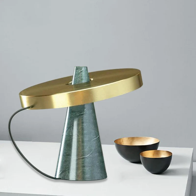 Tafellamp met metallic rond paneel, moderne bureaulamp met 1 kop, goudkleurige afwerking en voet van kegel-aqua-marmer Cle...