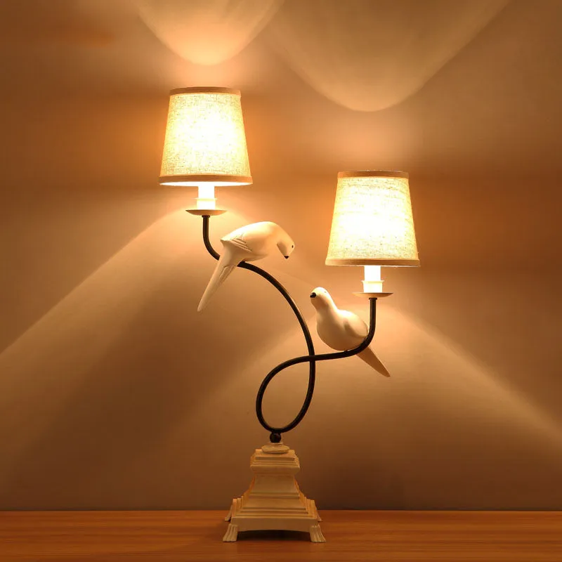 Tafellamp met stoffen ton, modern, 2 lampen, vlasleeslamp met duivendeco Clearhalo