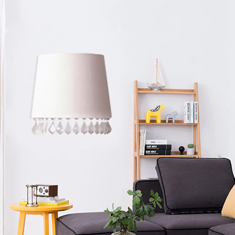 Taps toelopend wit stoffen wandgemonteerd licht Traditioneel 1 licht woonkamer schanslicht met kristallen druppel Clearhalo