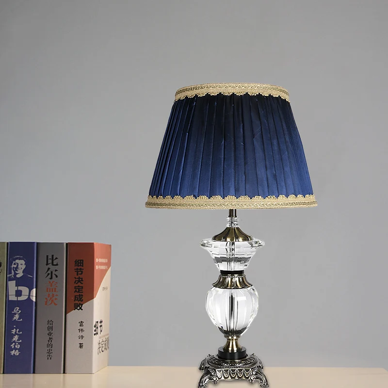Taps toelopende kristallen bureaulamp van moderne stof met 1 kop nachtelijke tafellamp blauw Clearhalo