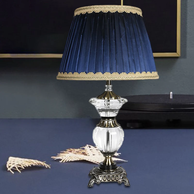 Taps toelopende kristallen bureaulamp van moderne stof met 1 kop nachtelijke tafellamp blauw Clearhalo