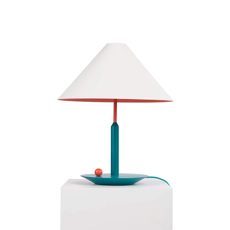 Taps toelopende taaklamp, moderne stof, 1 kops witte bureaulamp met ronde groene metalen voet Clearhalo