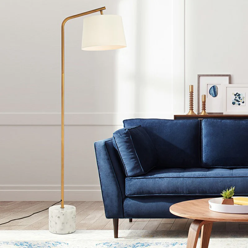 Taps toelopende vloerlamp van stof, minimalistisch, witte staande lamp met 1 lamp en marmeren voet Clearhalo