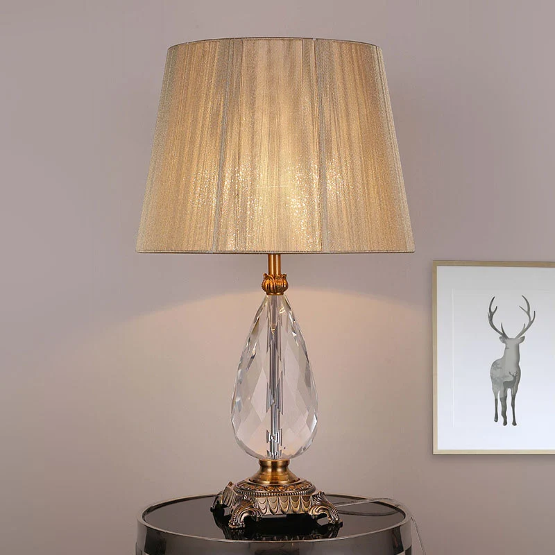 Teardrop K9 kristallen tafellamp landelijk 1-lichts slaapkamer nachtkastje beige met stoffen geplooide kap Clearhalo