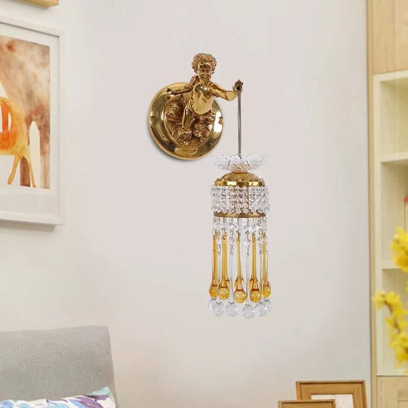 Teardrop woonkamerwandlamp Traditionalistisch helder en amberglas 1 lamp messing wandlamp met kristal en engelontwerp Clea...