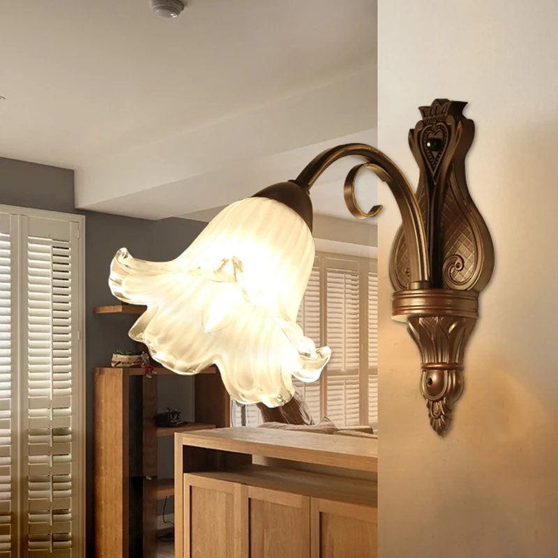 Traditionalisme bloemen wandlamp armatuur 1/2-licht wit glazen wandkandelaar verlichting zwart voor slaapkamer Clearhalo