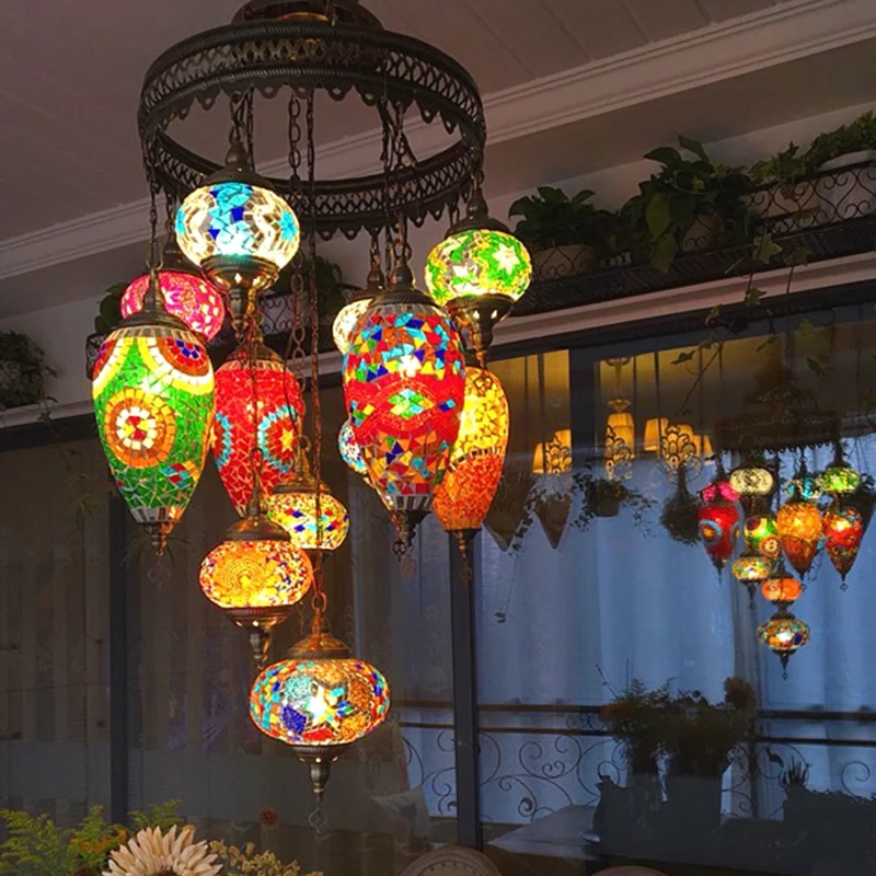 Traditionele bal- en traankroonluchterlamp Kleurrijk glas 12 koppen plafondlamp brons voor restaurant Clearhalo
