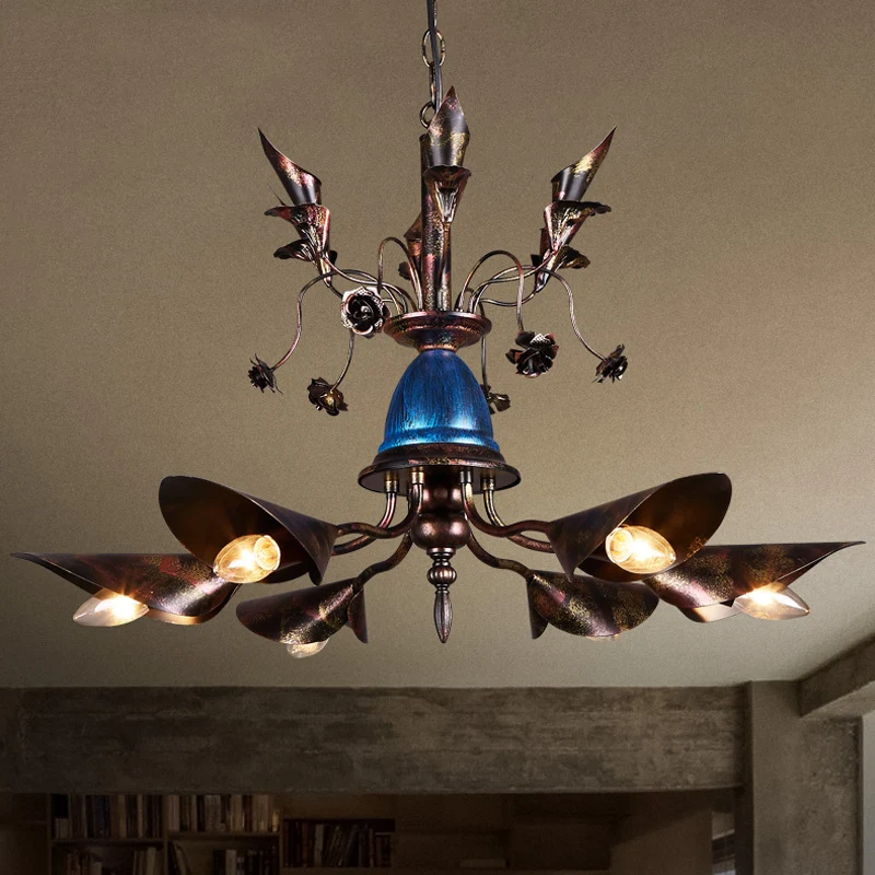 Traditionele blauwe ijzeren hangende kroonluchter met 6 lampen en conische kap met rode vlam Clearhalo