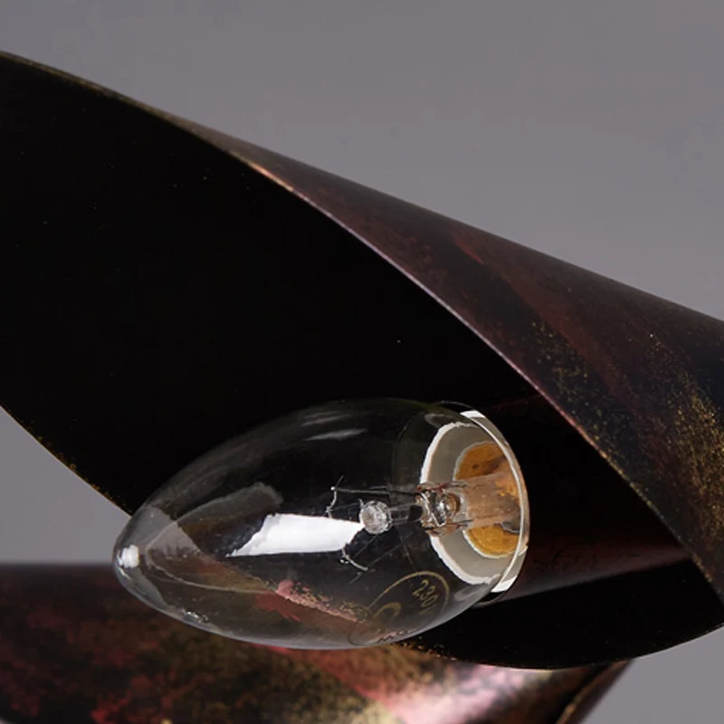 Traditionele blauwe ijzeren hangende kroonluchter met 6 lampen en conische kap met rode vlam Clearhalo