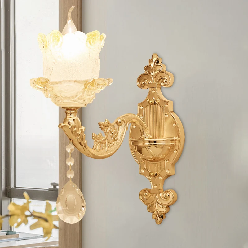 Traditionele gescrolde armkandelaar 1/2-lamp glazen bloesemschaduw wandmontagelamp messing met kristallen accenten Clearhalo