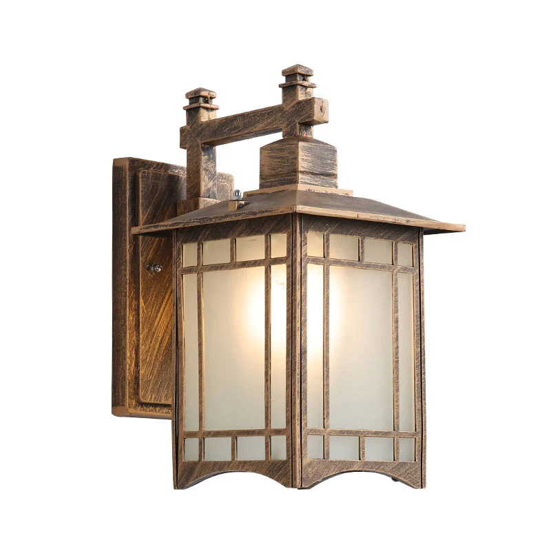 Traditionele huisvormige wandkandelaar Enkele aluminium wandlamp met matglazen kap Clearhalo