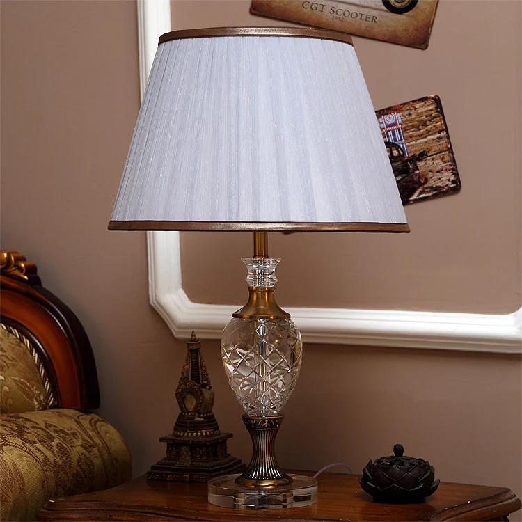 Traditionele nachtlamp met geplooide schaduw, 1 lichte stoffen tafellamp wit voor slaapkamer Clearhalo