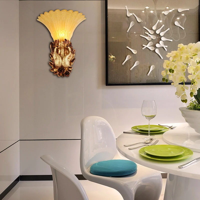 Traditionele stijl Phoenix wandlamp 1 kop hars en amberkleurige glazen wandkandelaar goud voor foyer Clearhalo